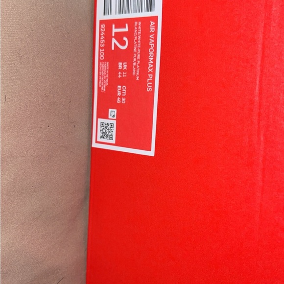 White Nike Vapormax - Picture 4 of 6